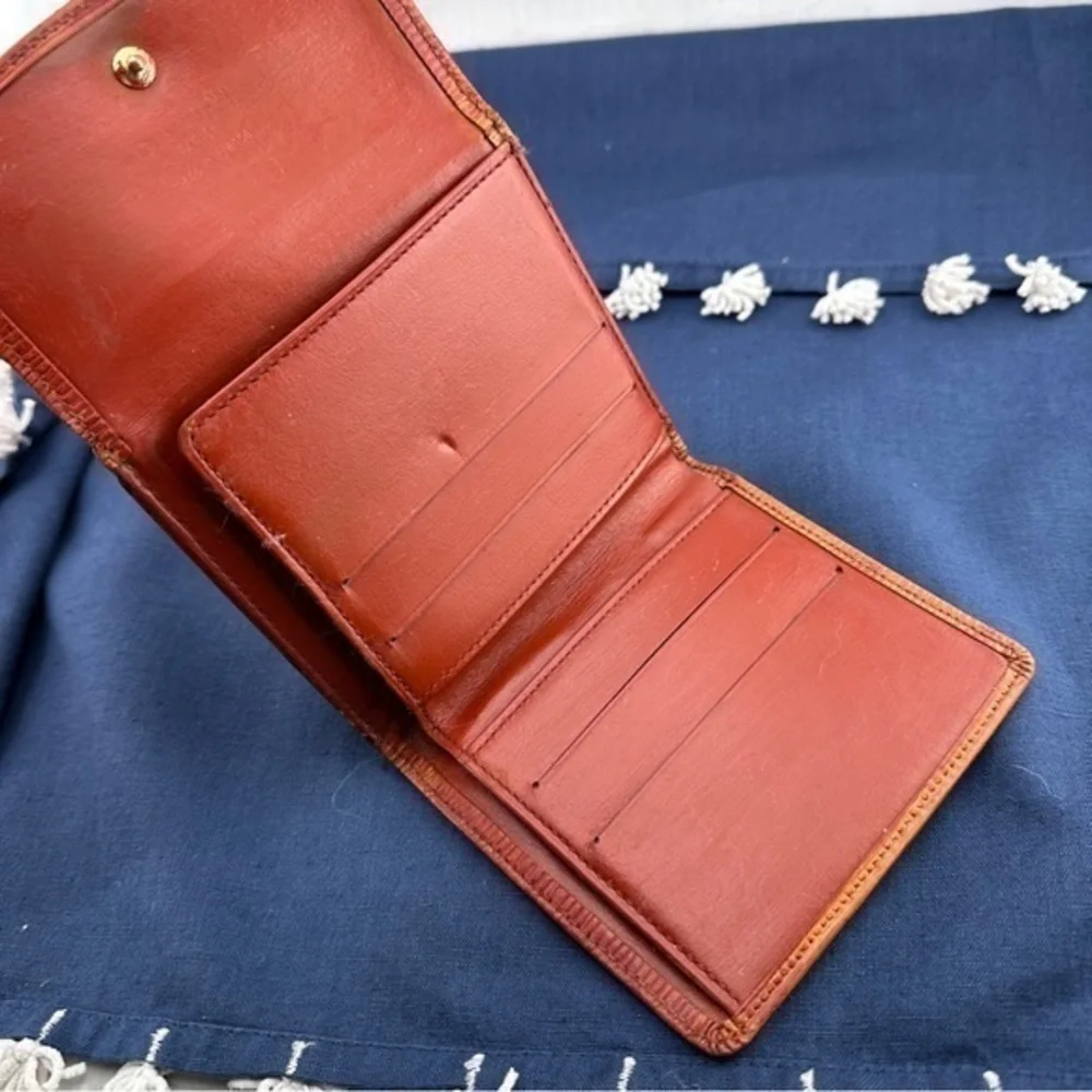 AUTHENTIC Louis Vuitton Malletier Epi Leather Elise Wallet. Deep brown.
